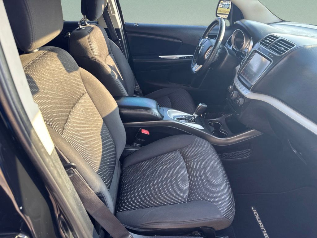 Used 2015 Dodge Journey SXT w/ Flexible Seating Group FWD image 27
