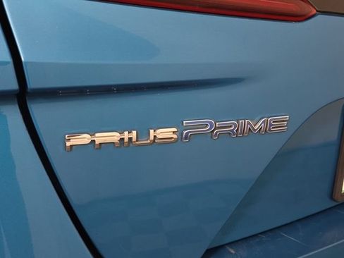 Used 2017 Toyota Prius Prime Advanced FWD image 11