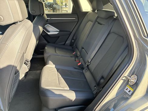 Used 2025 Audi Q3 2.0T Premium image 27