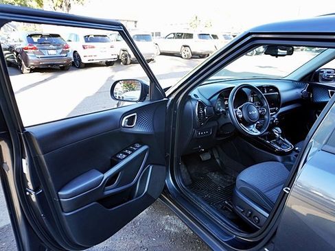 Used 2023 Kia Soul EX image 36