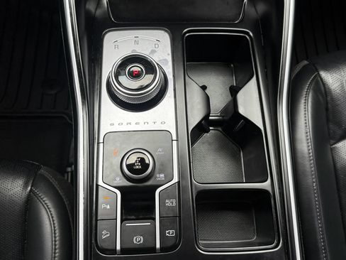 Used 2023 Kia Sorento EX image 17