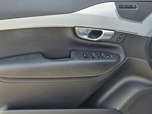 Used 2018 Volvo XC90 T6 Momentum w/ Convenience Package image 33