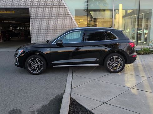 Used 2023 Audi Q5 e Premium Plus w/ Premium Plus Package image 8