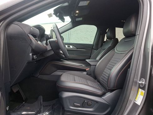 Certified 2025 Ford Explorer ST-Line w/ ST-Line Street Pack AWD/4WD image 13