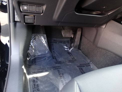 New 2026 Toyota Prius XLE FWD image 8