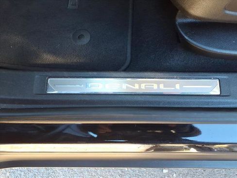 Certified 2023 GMC Acadia Denali w/ Denali Technology Package image 19