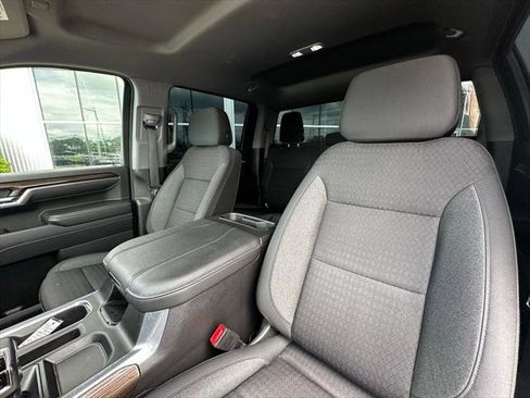 Used 2023 Chevrolet Silverado 1500 LT Trail Boss w/ LPO, Dark Essentials Package AWD/4WD image 8