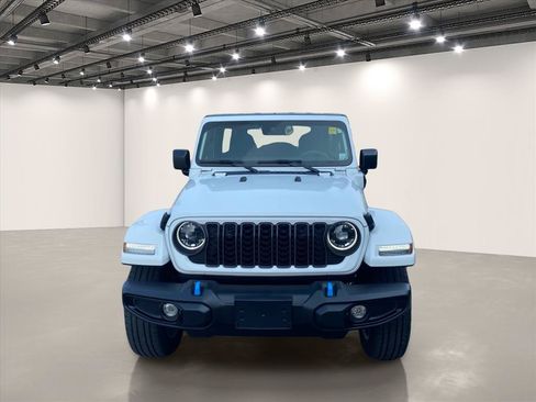 Used 2024 Jeep Wrangler Unlimited w/ Convenience Group AWD/4WD image 2