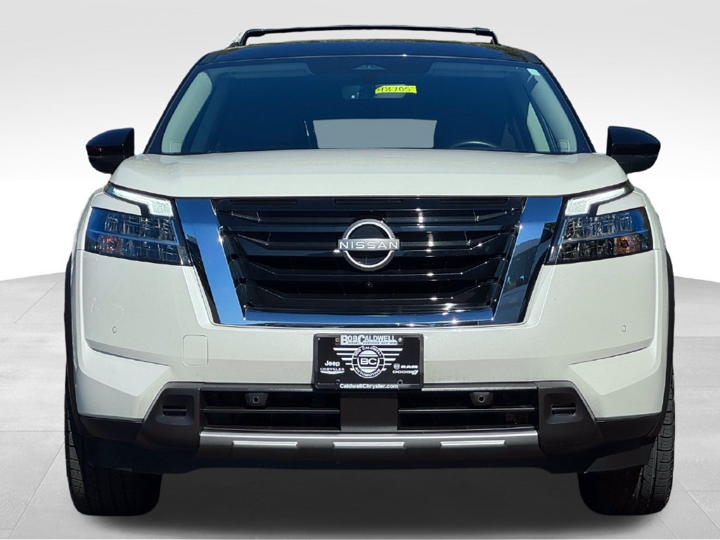 Used 2023 Nissan Pathfinder Platinum AWD/4WD image 2