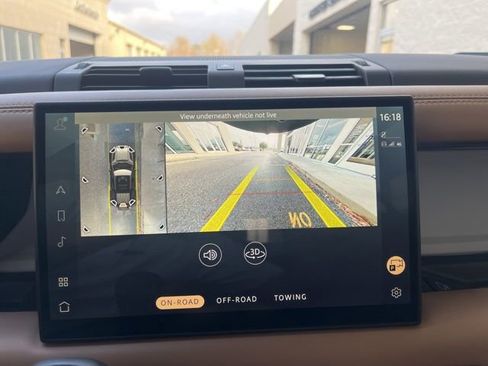 Used 2025 Land Rover Defender 110 S image 13