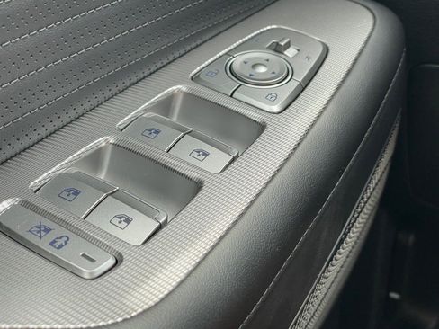 Used 2024 Hyundai Palisade Calligraphy image 16