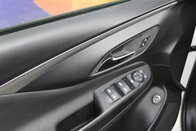 Certified 2025 Buick Envista Avenir FWD image 13