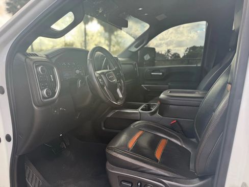 Used 2022 GMC Sierra 2500 AT4 image 13