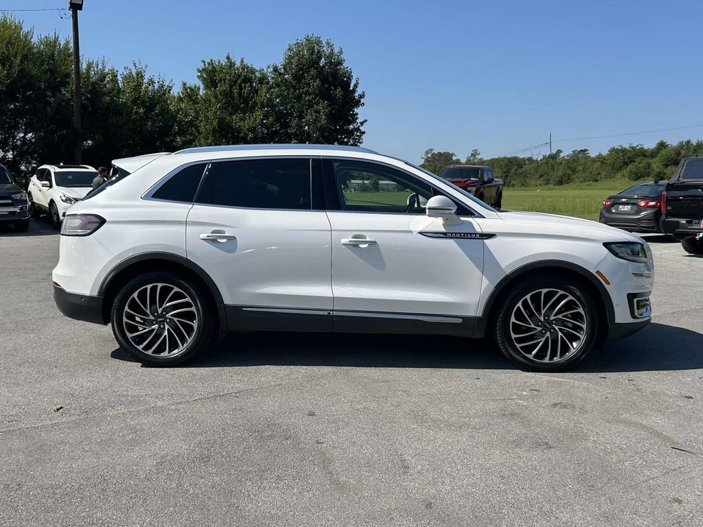 Used 2019 Lincoln Nautilus Reserve FWD image 8