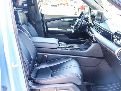 Used 2025 Honda Pilot TrailSport image 20