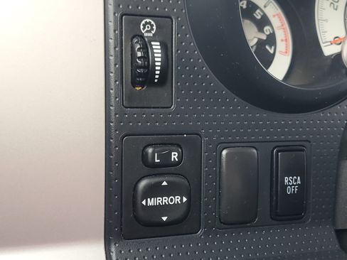 Used 2014 Toyota FJ Cruiser 4WD w/ Upgrade Package image 31