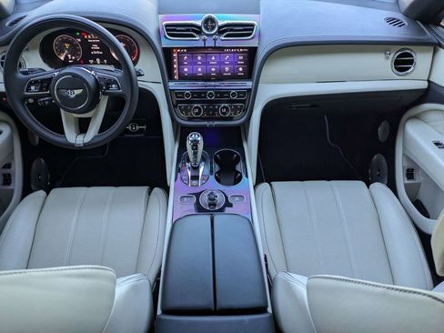 Used 2023 Bentley Bentayga Extended Wheelbase AWD/4WD image 15