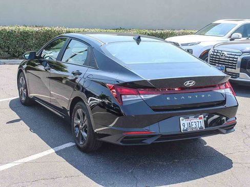 Used 2023 Hyundai Elantra SEL FWD image 7
