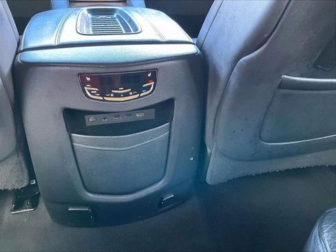 Used 2020 Cadillac Escalade Premium Luxury image 25