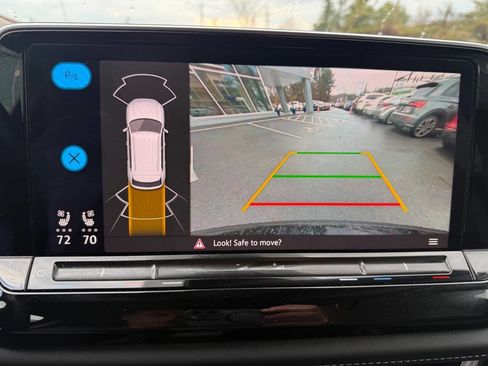 Used 2024 Volkswagen Atlas Cross Sport SE image 24