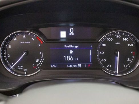 Used 2023 Cadillac XT4 Luxury w/ Cold Weather Package image 23