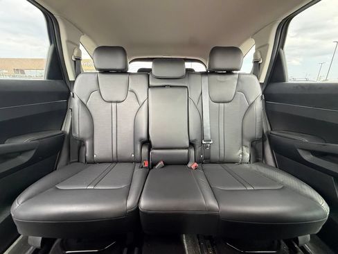 Used 2025 Kia Sorento S FWD image 30