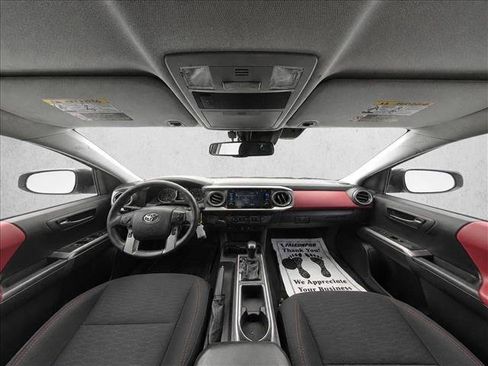 Used 2018 Toyota Tacoma SR5 RWD image 16