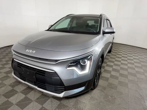 Used 2024 Kia Niro EX FWD image 11