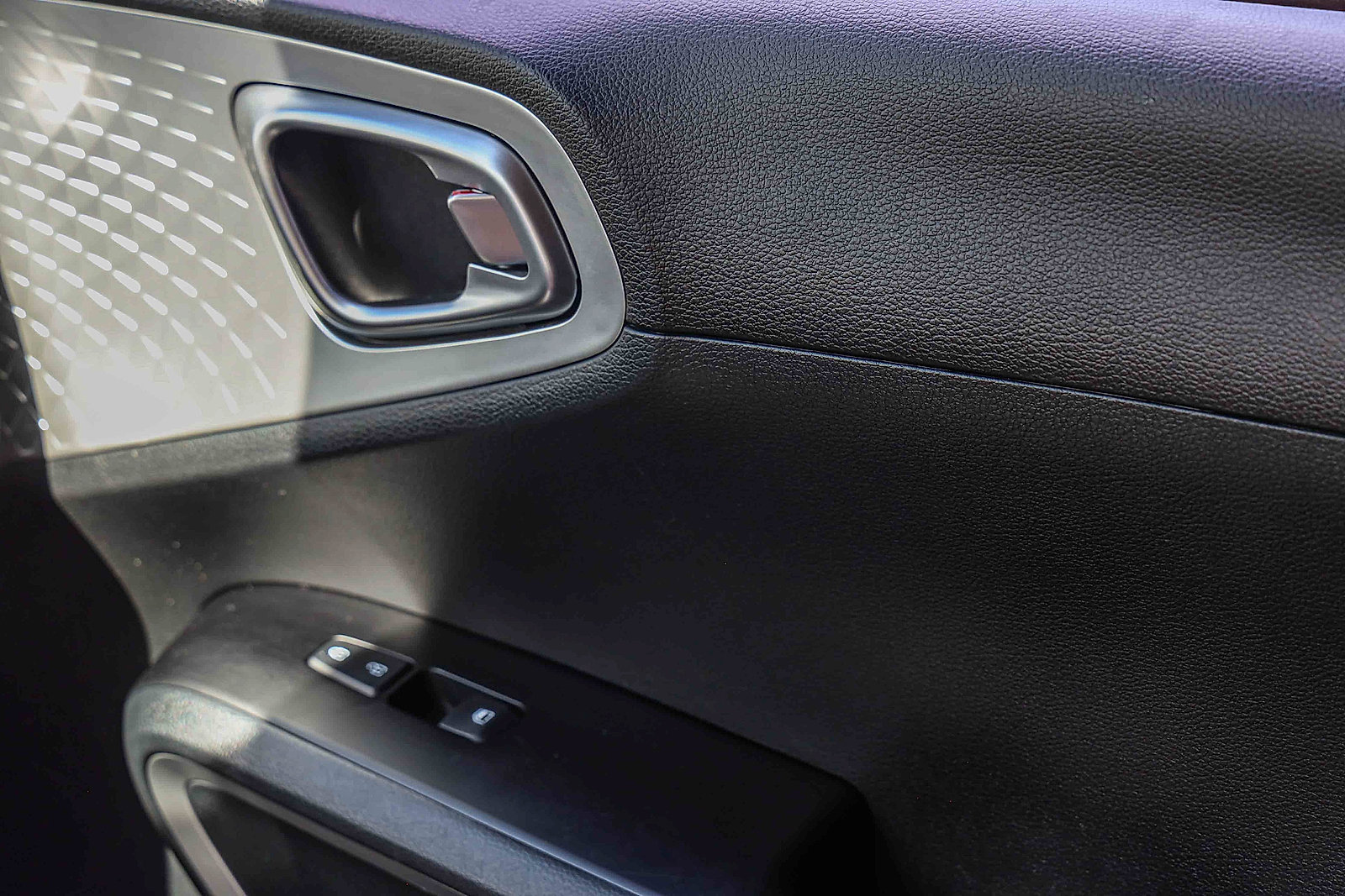 Certified 2025 Kia Soul LX w/ LX Technology Package FWD image 16