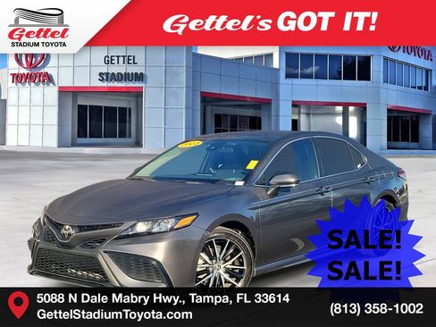 Used 2023 Toyota Camry SE image 1