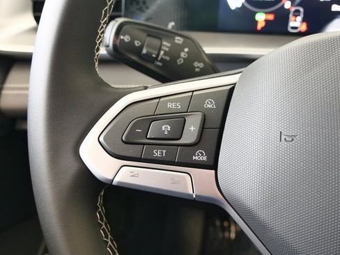 New 2026 Volkswagen Tiguan SE image 24