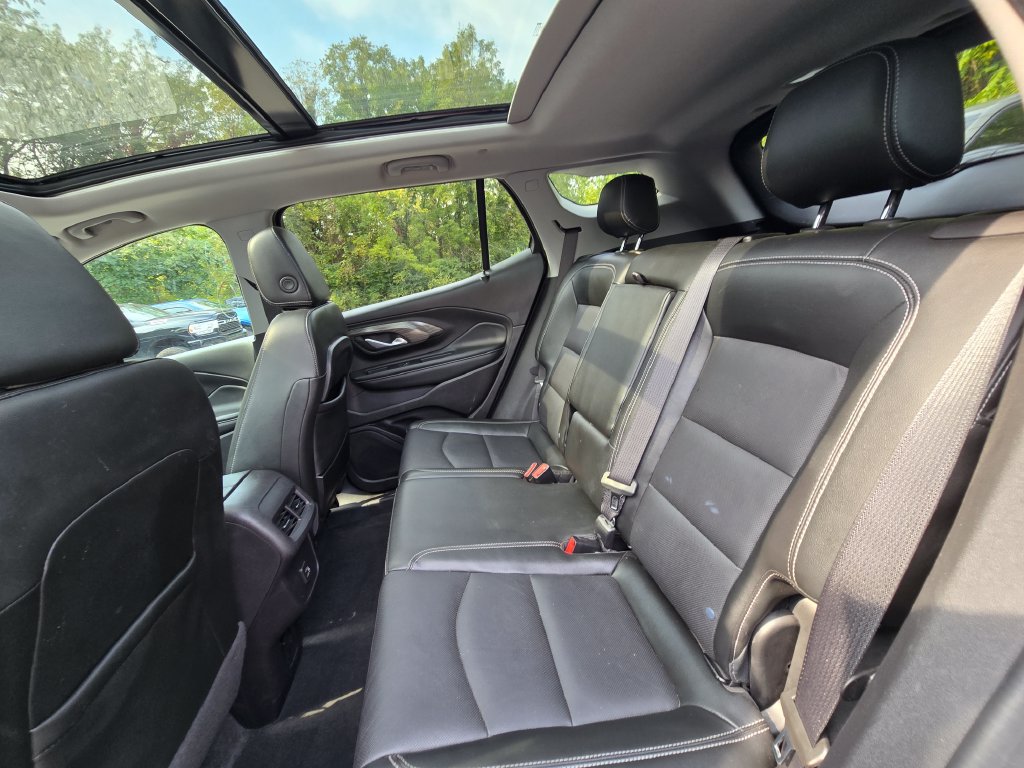 Used 2024 GMC Terrain SLT w/ Elevation Edition AWD/4WD image 22