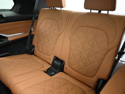 Used 2024 BMW X7 xDrive40i AWD/4WD image 18