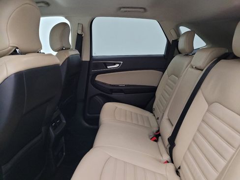 Used 2018 Ford Edge SEL w/ Equipment Group 201A FWD image 18