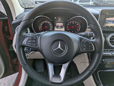 Used 2018 Mercedes-Benz GLC 300 4MATIC image 16