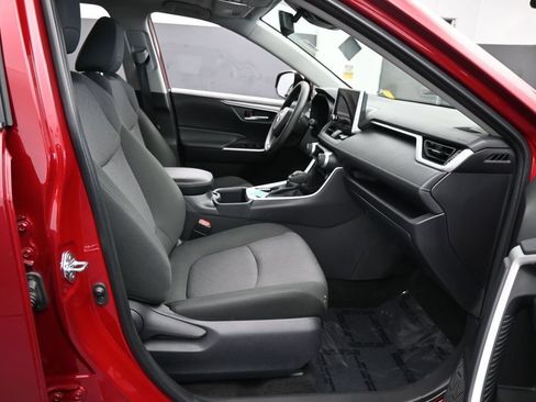 Used 2025 Toyota RAV4 XLE w/ Convenience Package FWD image 40