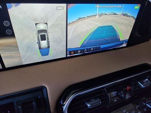 Certified 2025 Nissan Armada Platinum Reserve image 23