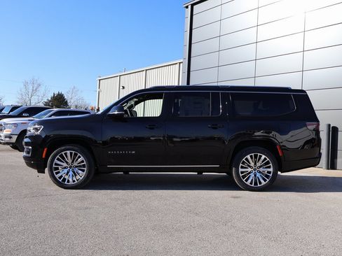 New 2025 Jeep Wagoneer L Series II image 2