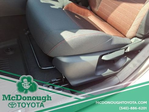 Used 2026 Toyota Corolla SE w/ SE Package FWD image 12