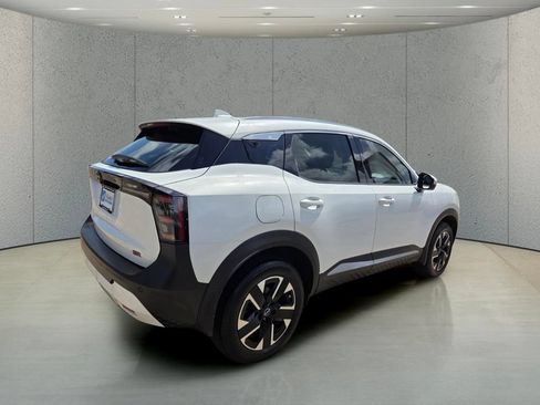 Used 2025 Nissan Kicks SR FWD image 5