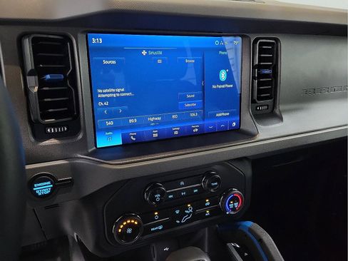 Used 2024 Ford Bronco Black Diamond image 15