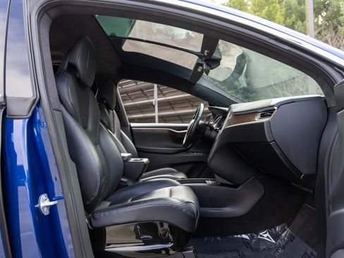 Used 2016 Tesla Model X 70D image 48