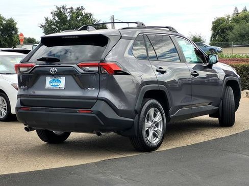 Used 2024 Toyota RAV4 XLE w/ Convenience Package FWD image 4