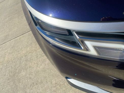 Used 2023 Kia Carnival LX image 28