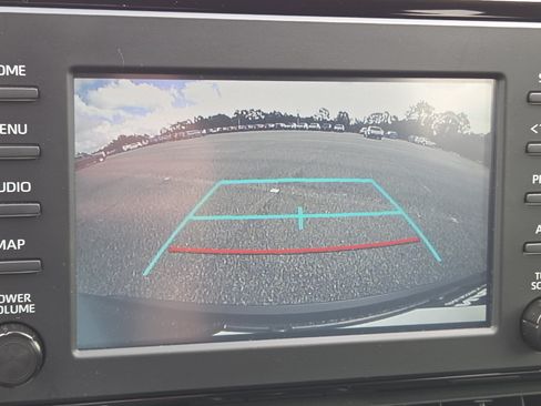 Used 2019 Toyota RAV4 XLE Premium FWD image 6