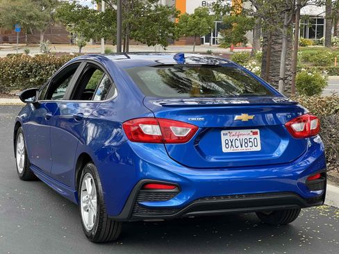 Used 2017 Chevrolet Cruze LT w/ Convenience Package FWD image 20