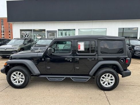 Used 2023 Jeep Wrangler Sport S image 2