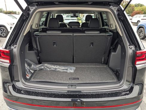 New 2026 Volkswagen Atlas SE image 32