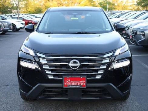 Certified 2025 Nissan Rogue SV AWD/4WD image 4