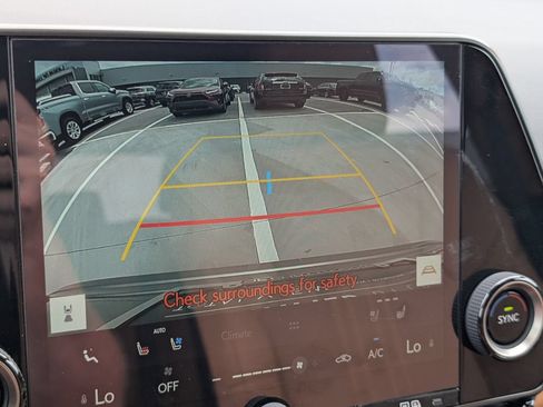 Used 2025 Lexus NX 250 FWD w/ Towing Package (2000 Lbs) image 8